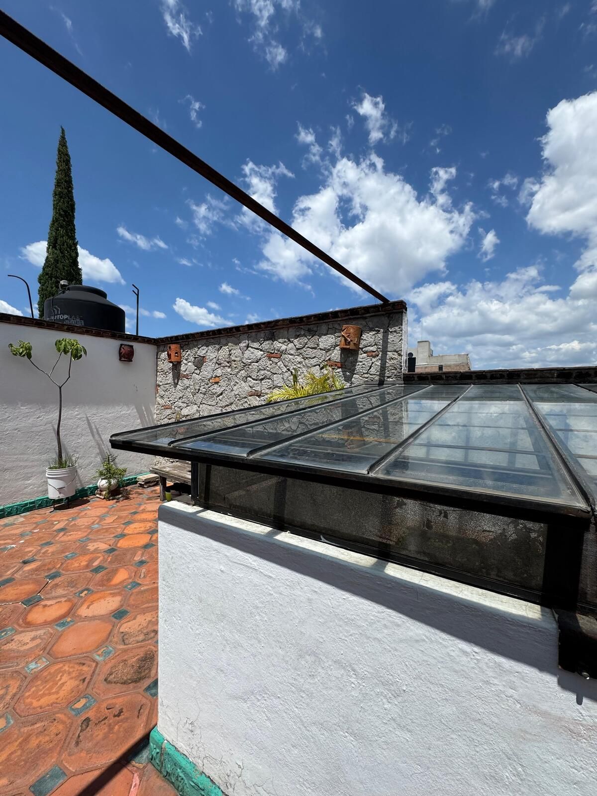 23 of 27: TERRAZA
