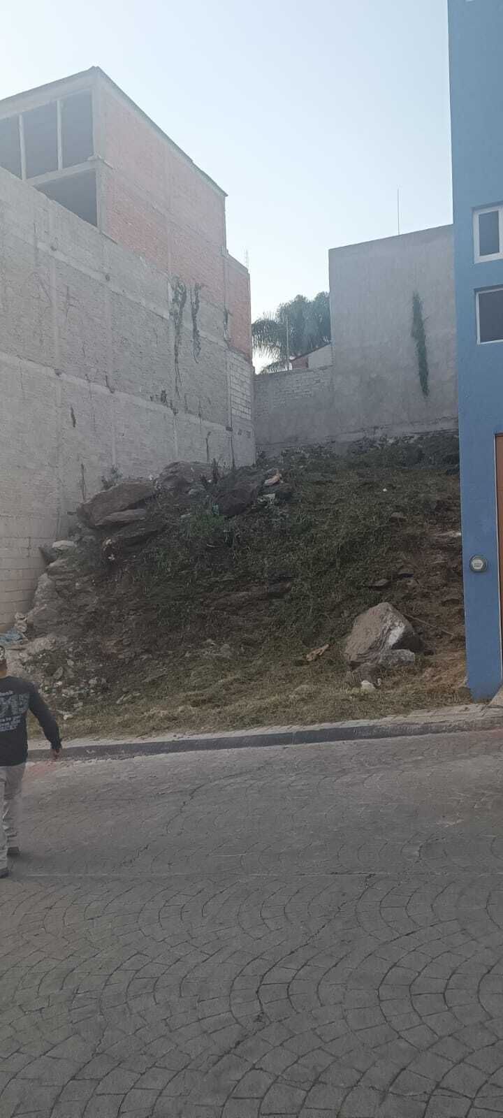 3 de 5: TERRENO CON PENDIENTE