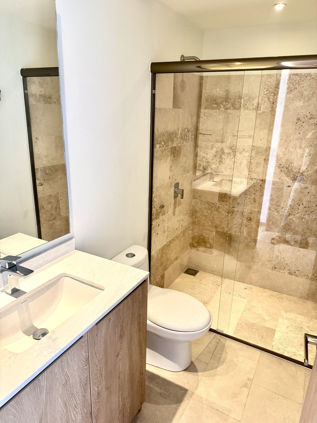 19 of 35: Baño recamara secundaria