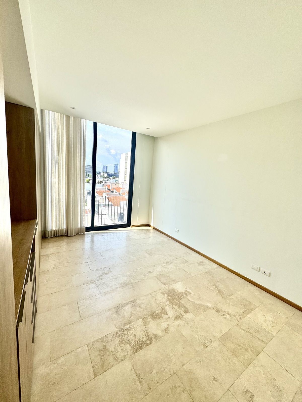 11 of 35: Recámara prin