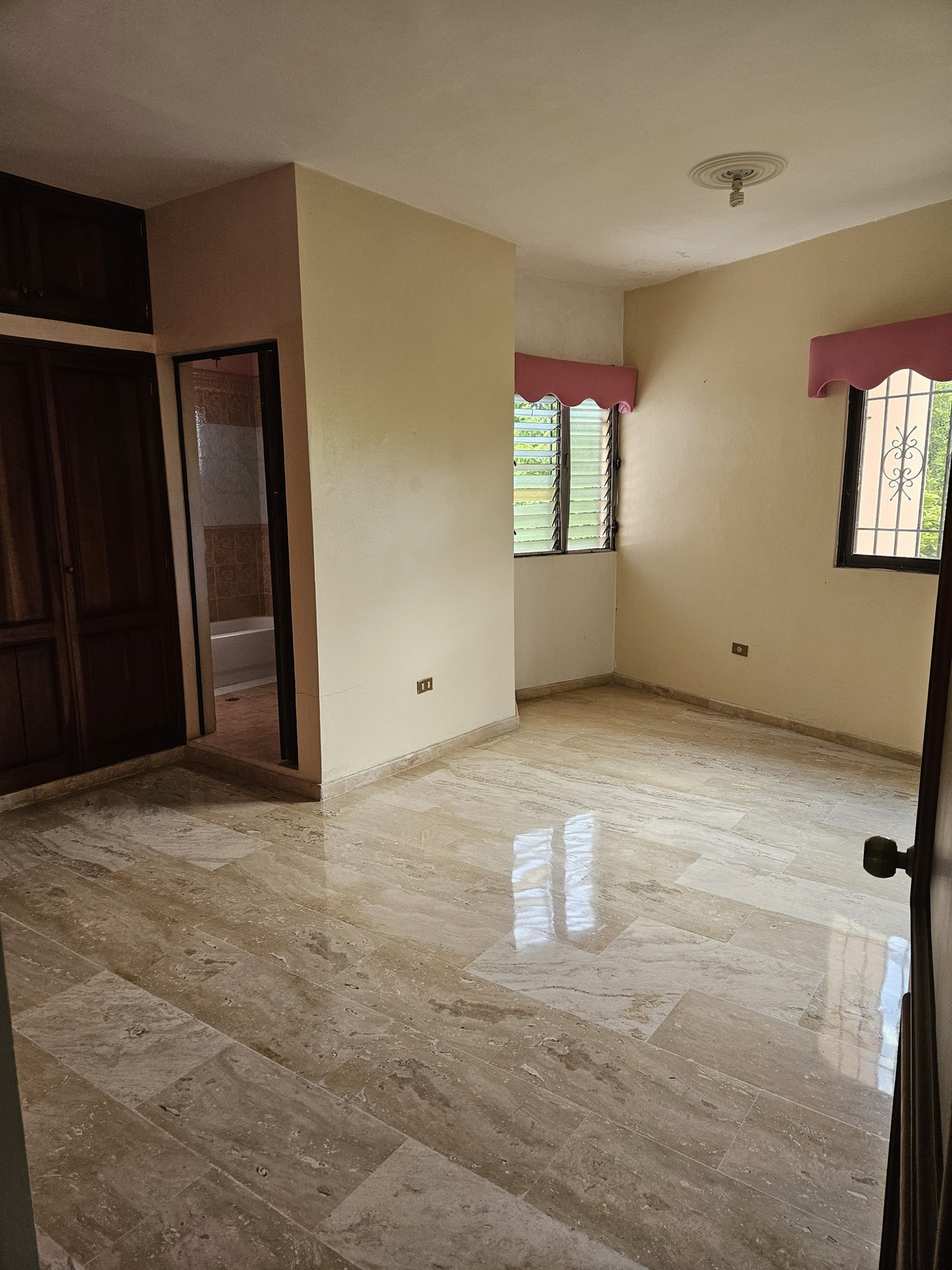 41 de 48: Habitación secundaria 1