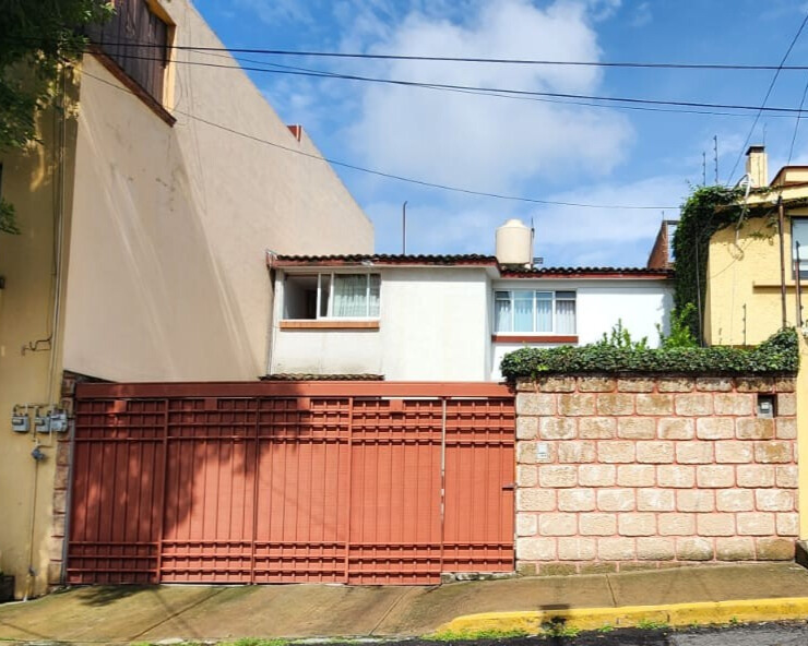 1 of 20: Fachada