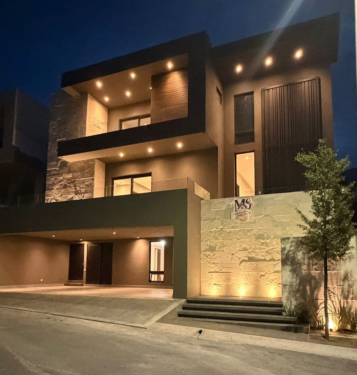 CASA EN VENTA EN SIERRA ALTA, CARRETERA NACIONAL, foto 1 de 25
