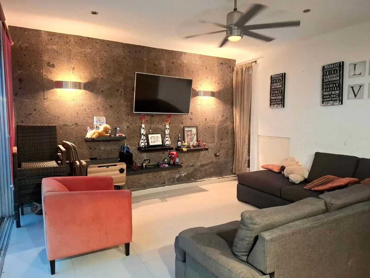4 of 10: family room