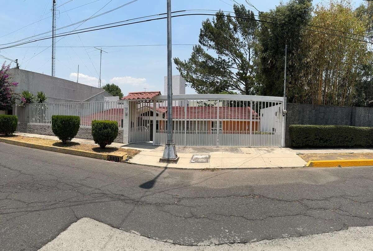 2 of 2: FACHADA DE LA CASA EN VENTA