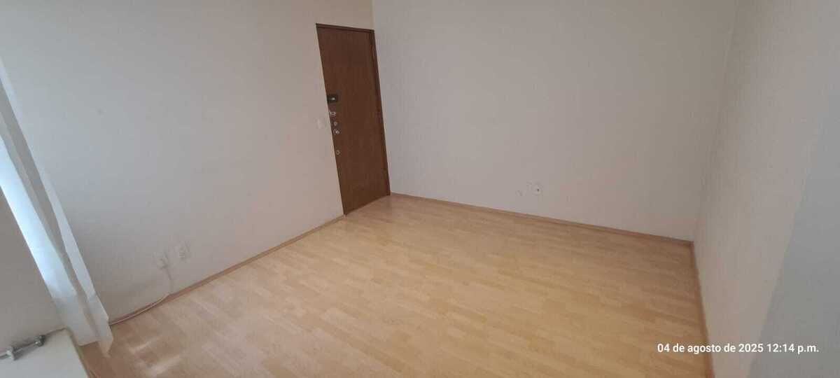 2 de 26: Sala