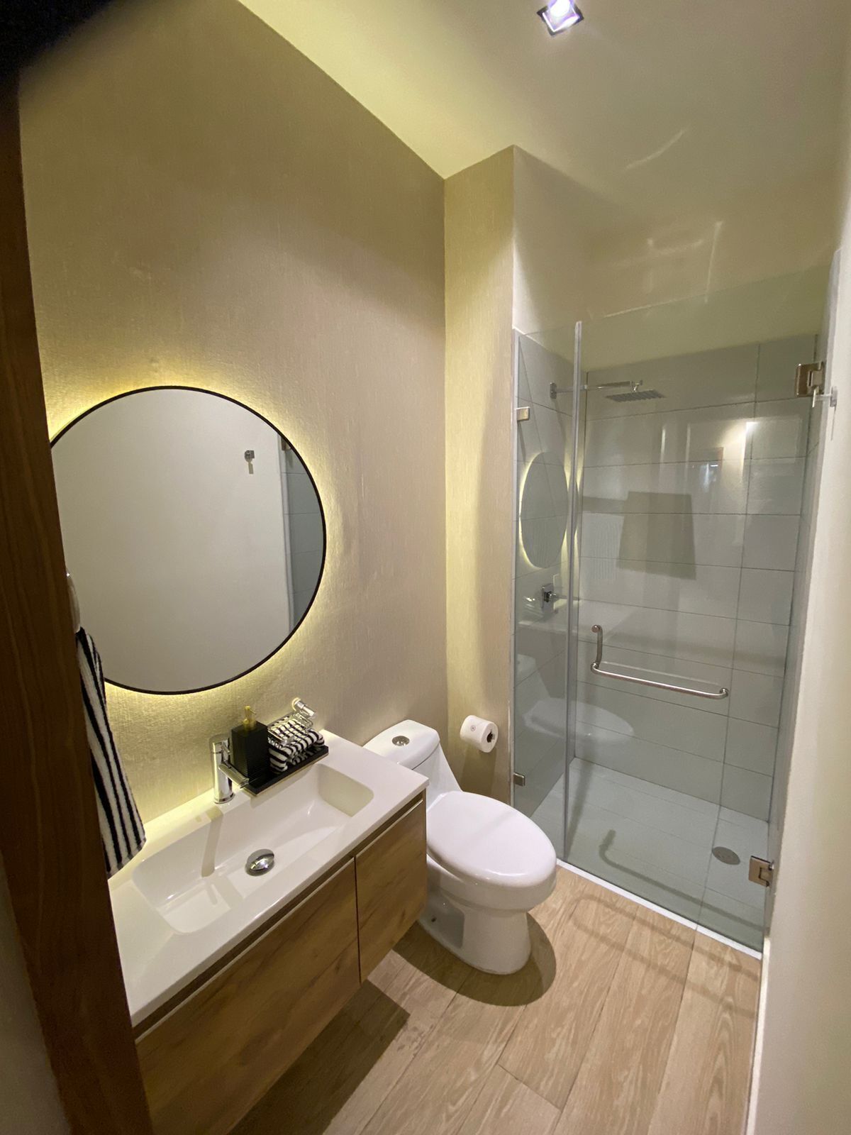 7 of 11: Baño