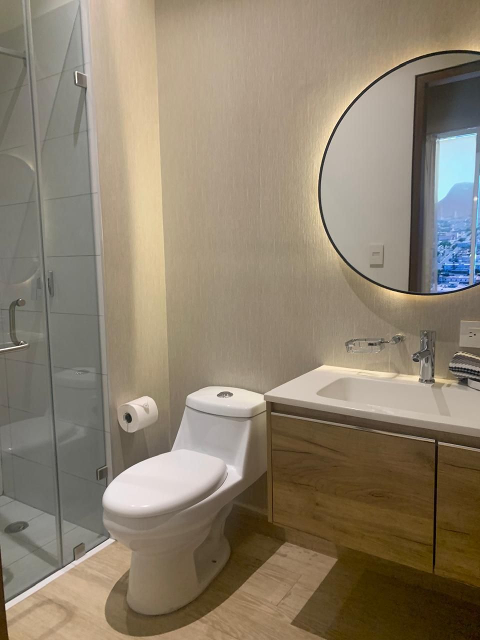 11 of 11: 2do Baño