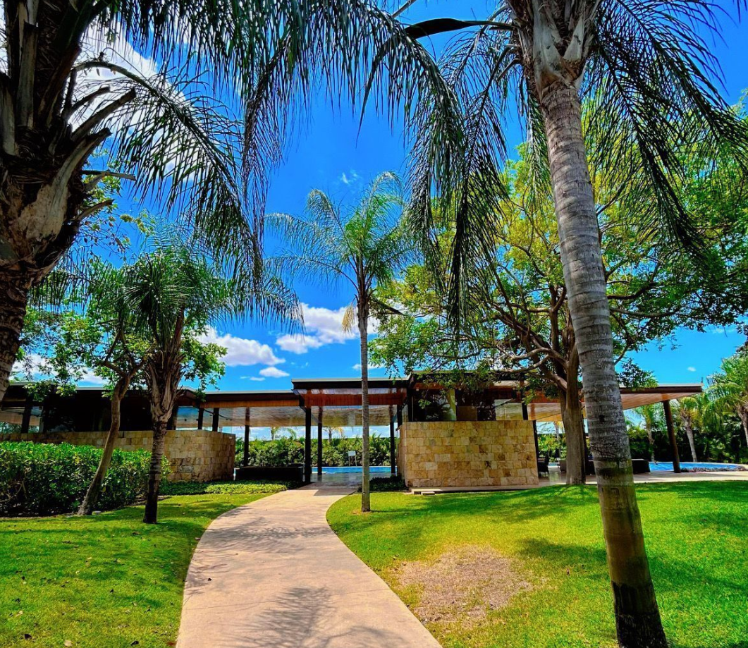 2 de 5: Casa Club