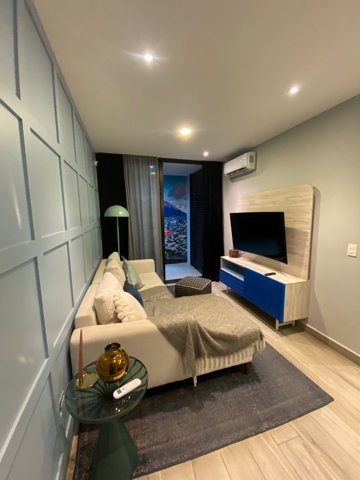 2 of 11: Sala de estar