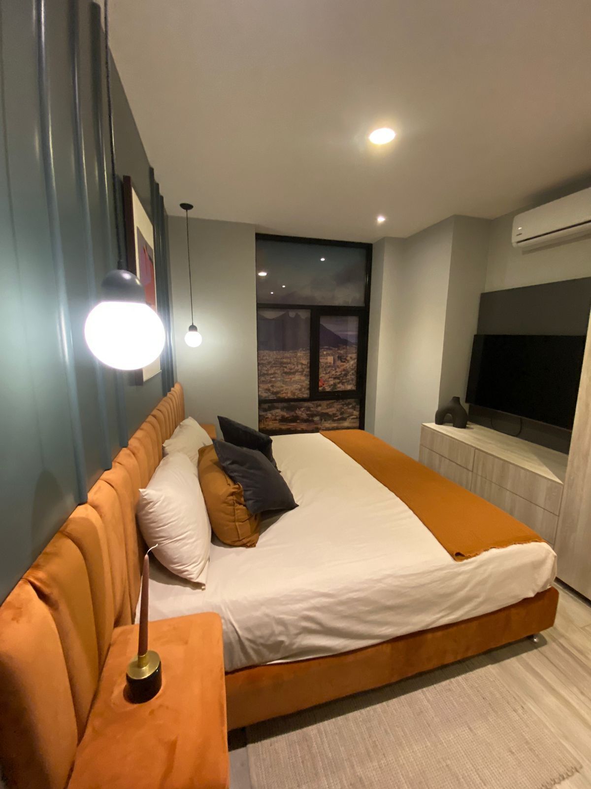 8 of 11: Cuarto principal