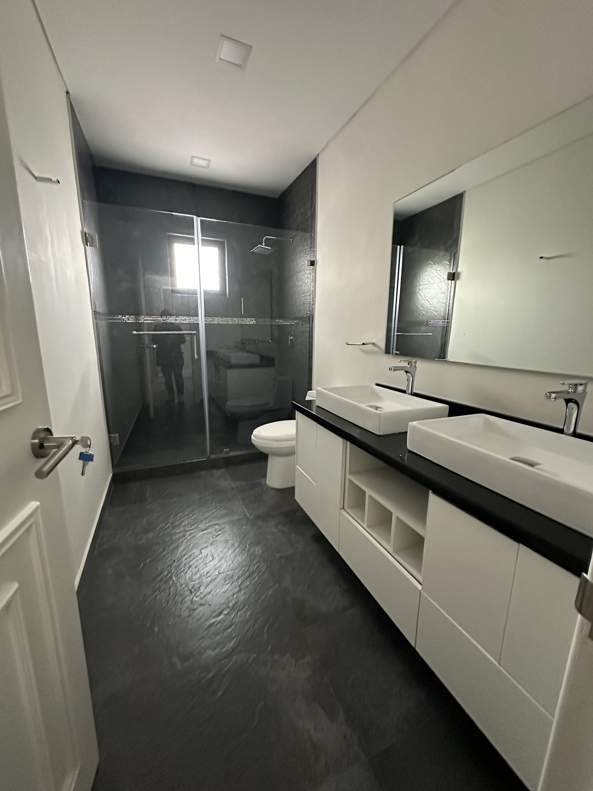 9 of 23: Baño principal