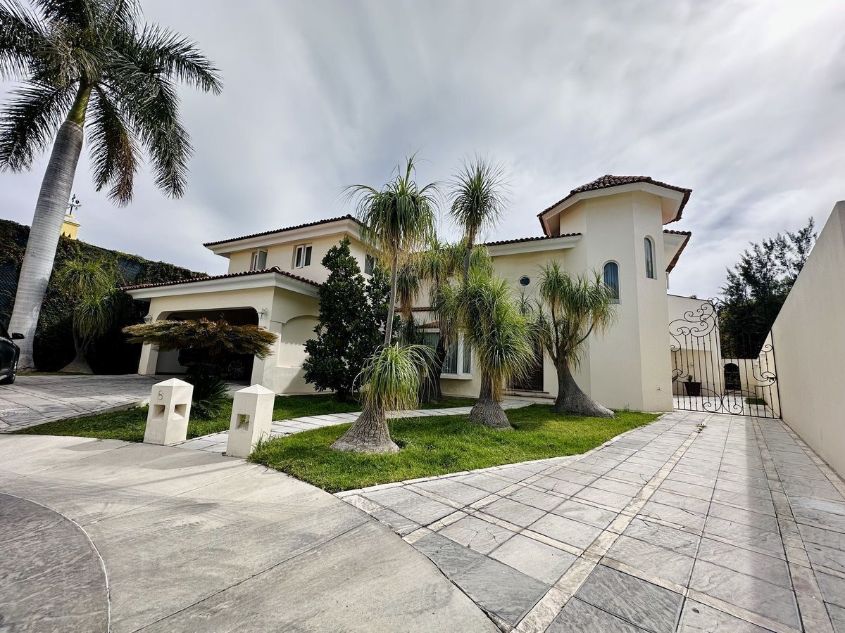 INCREIBLE RESIDENCIA DENTRO DE EXCLUSIVO COTO EN LOMAS DEL VALLE GUADALAJARA - foto 2