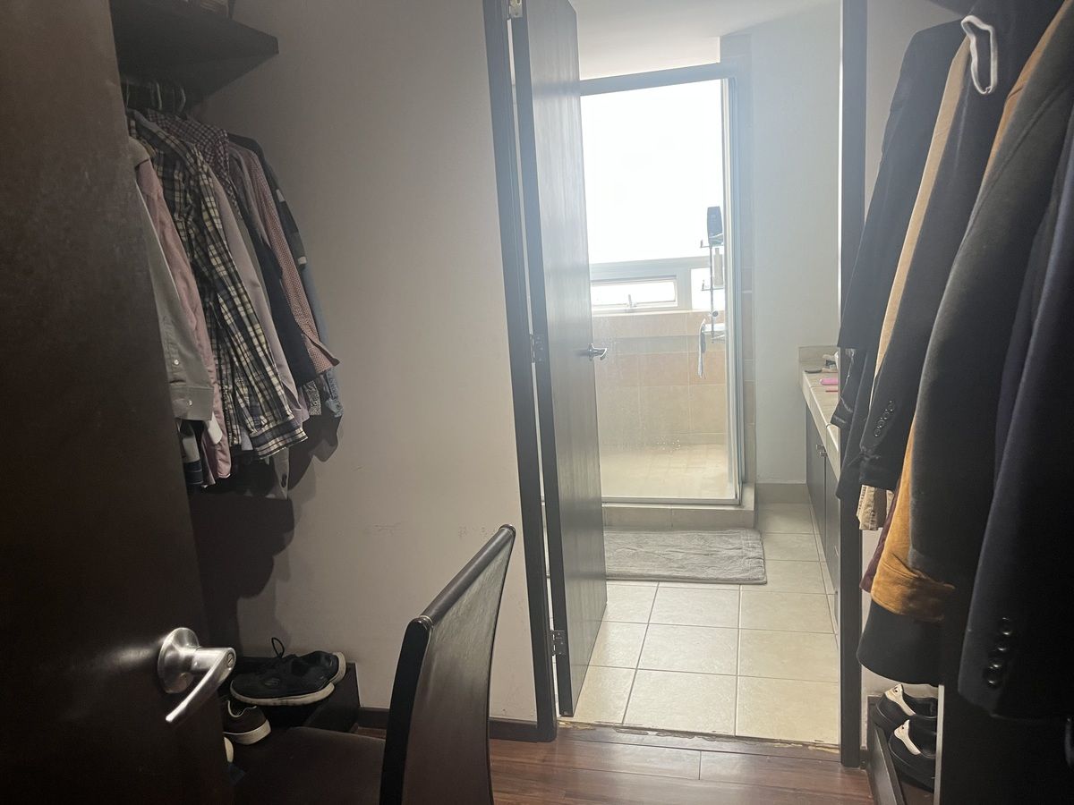 7 of 22: Baño1