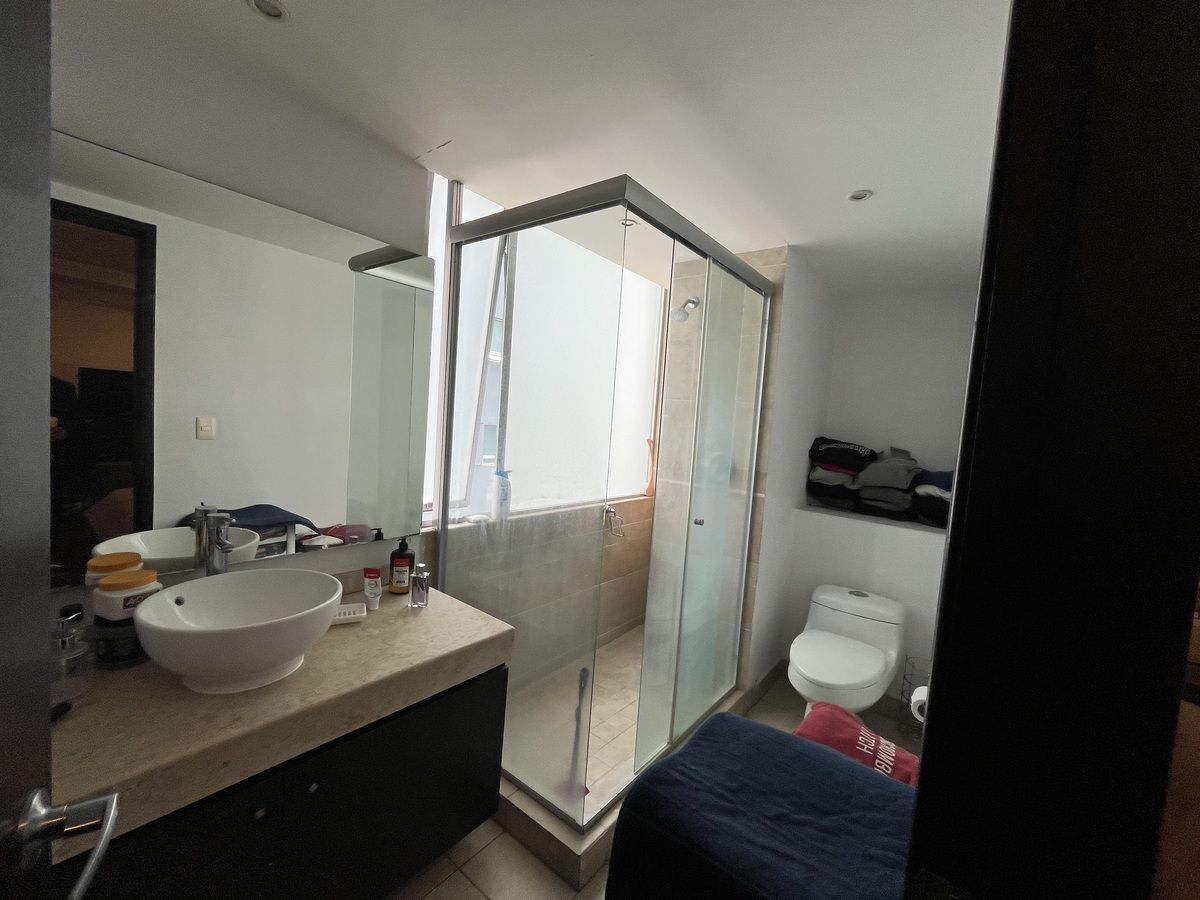 13 of 22: Baño 3