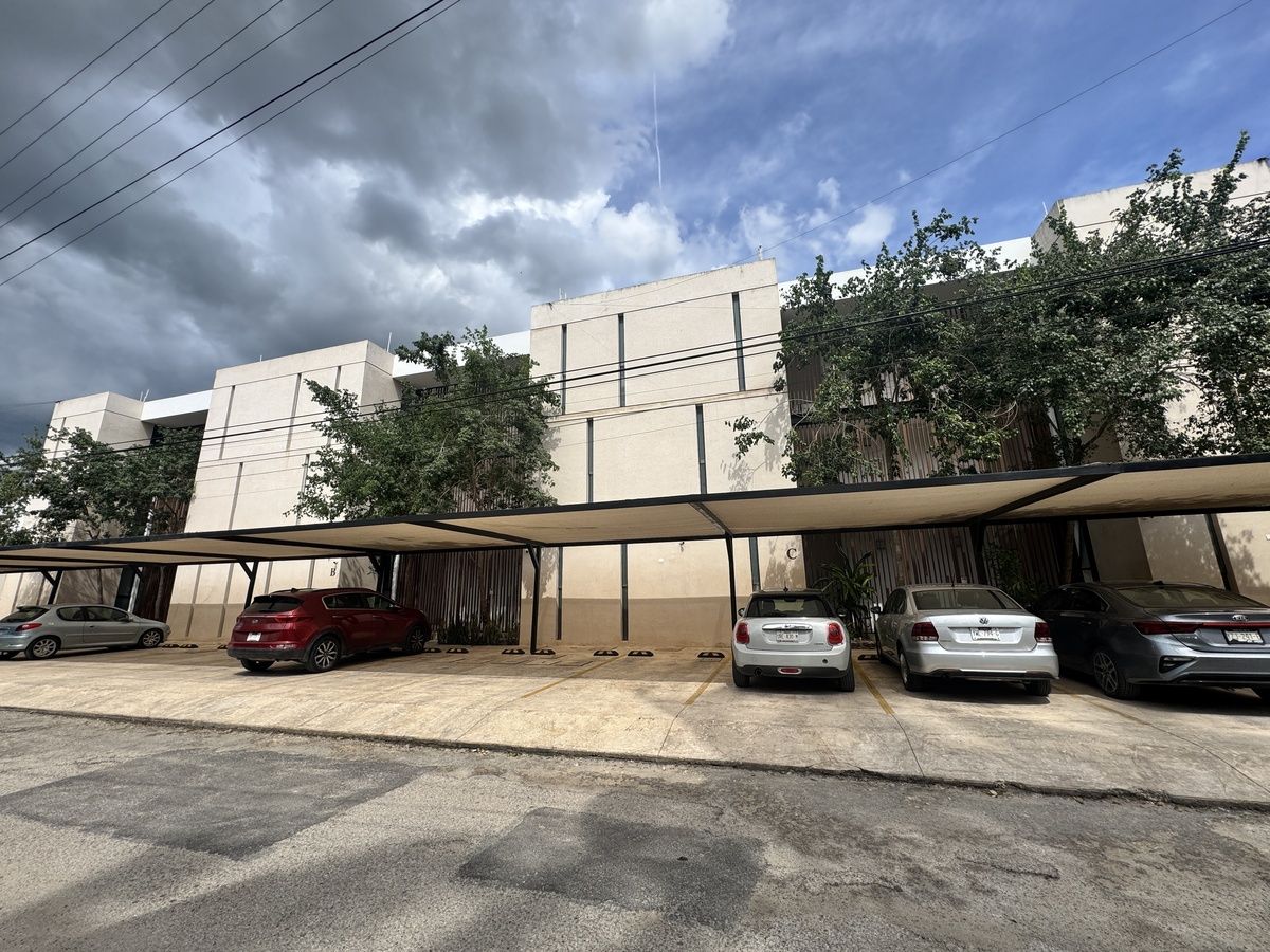 1 de 17: Aluja Fachada