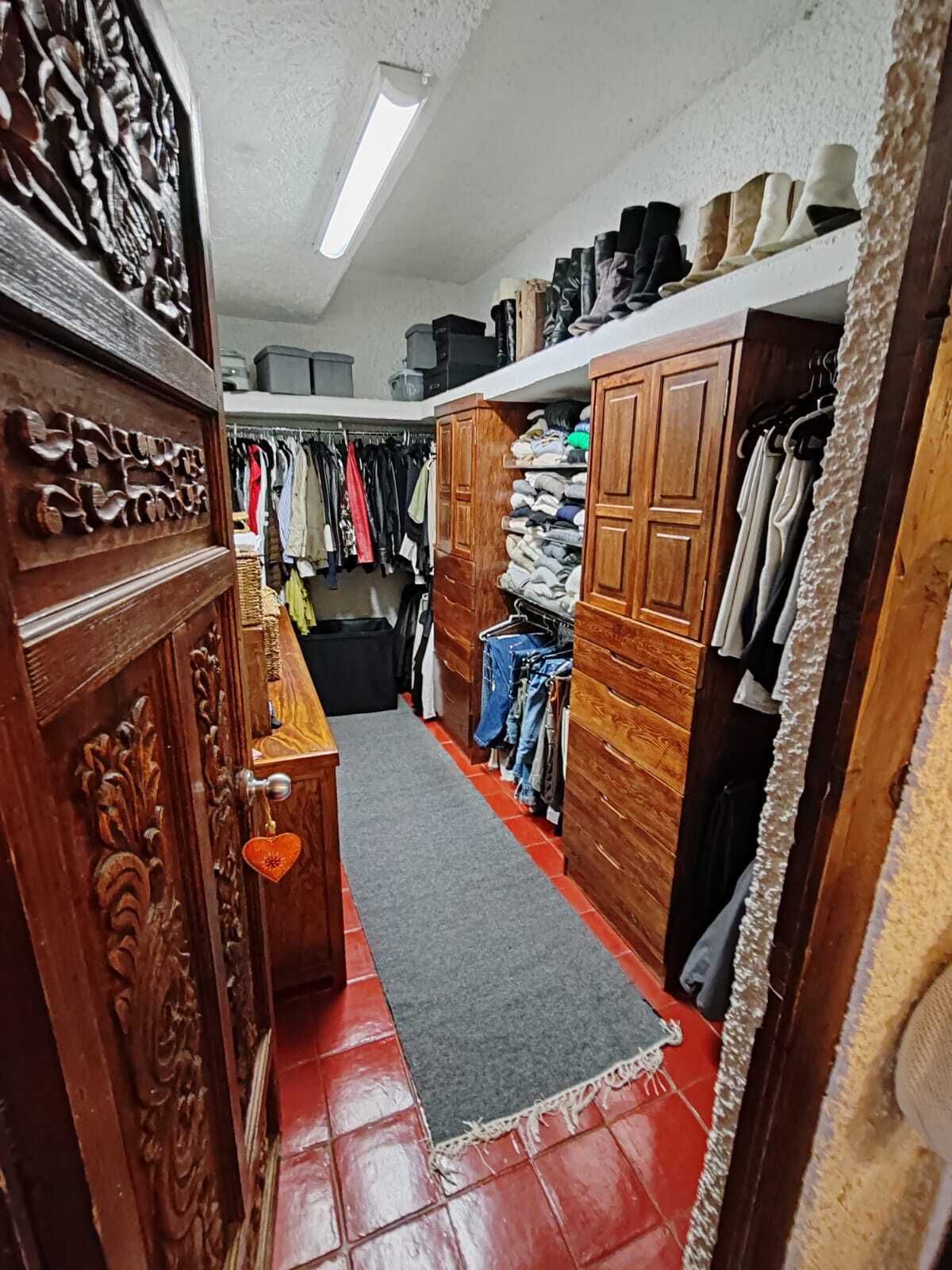 13 of 15: Walk In Closet Hab 2 y 3