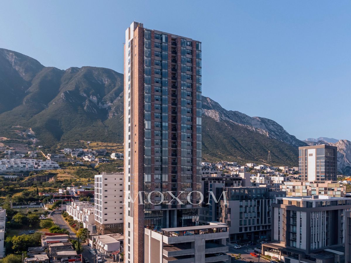 1 de 26: Fachada Torre
