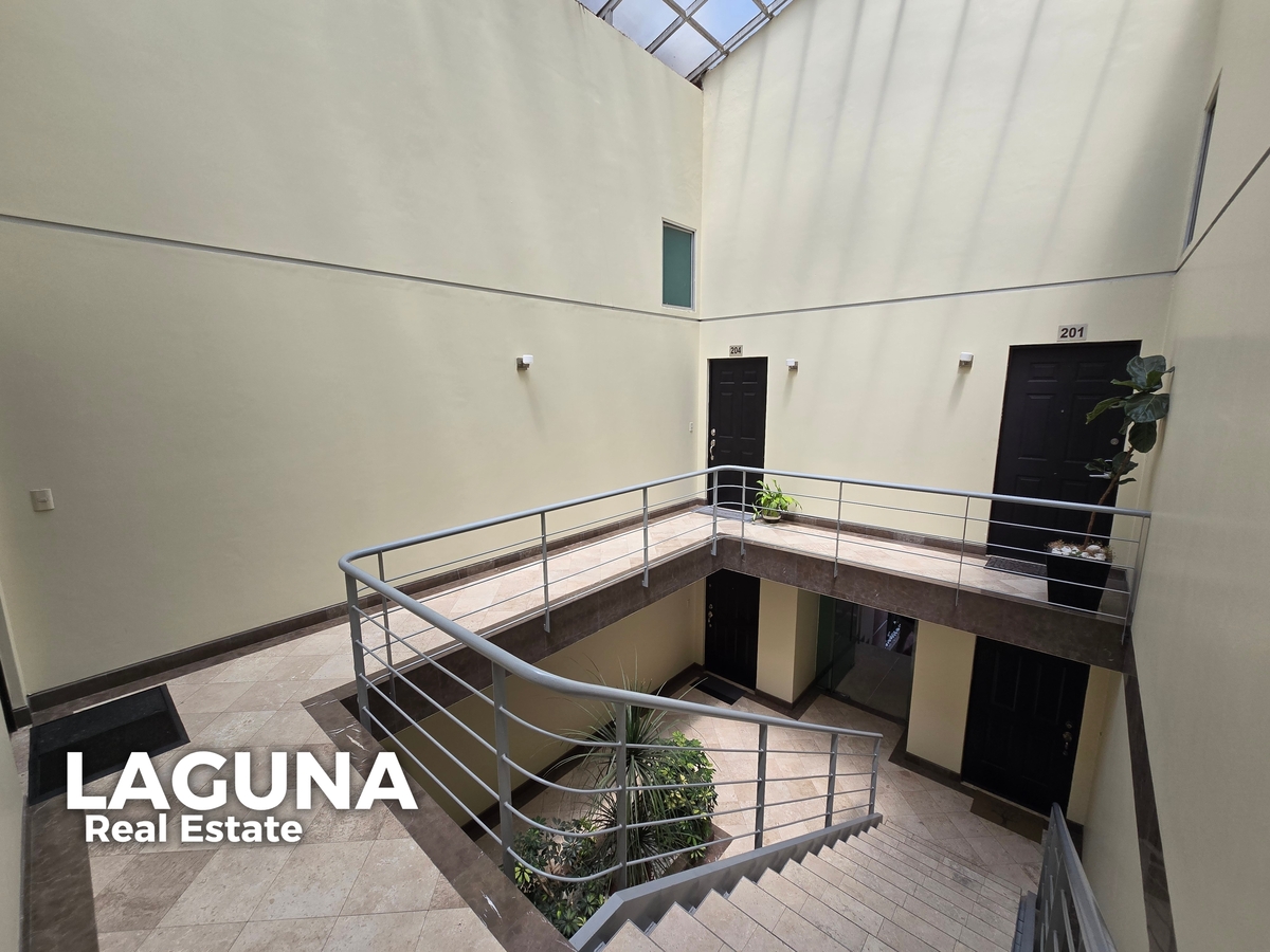 3 de 17: Fachada de Área interior común.