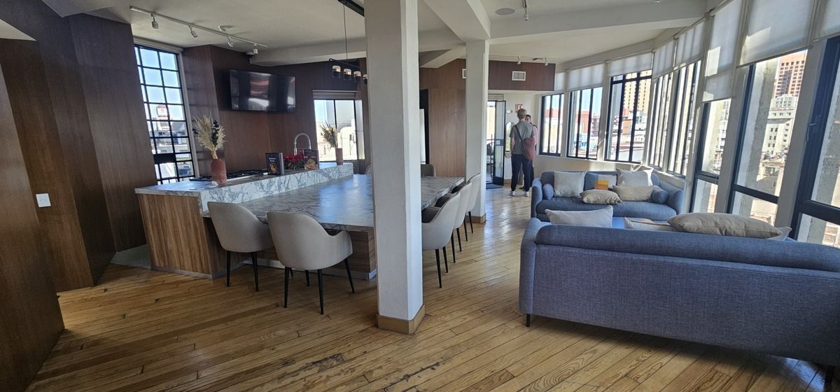 24 de 24: cocina lounge