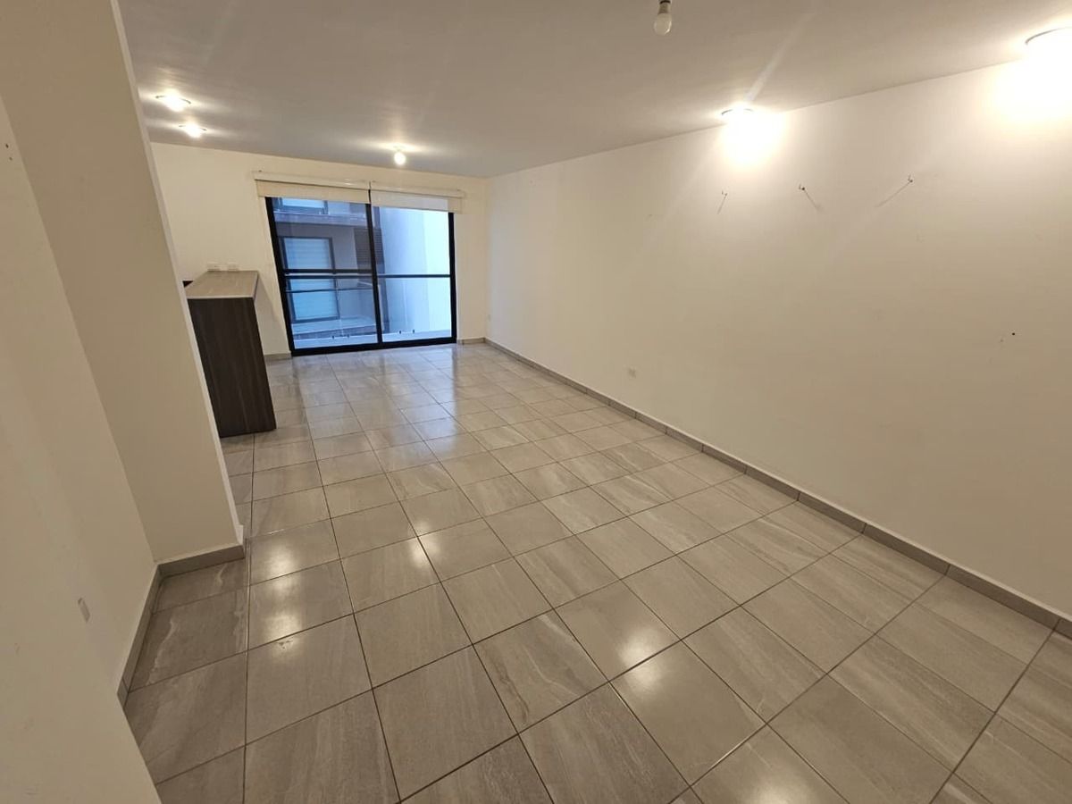 4 of 26: Sala/comedor