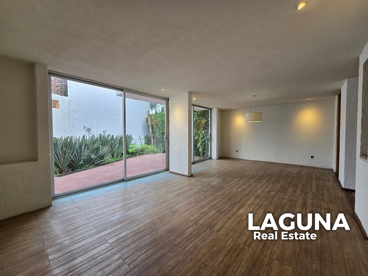 5 of 18: Sala Abierta compartida con Comedor.