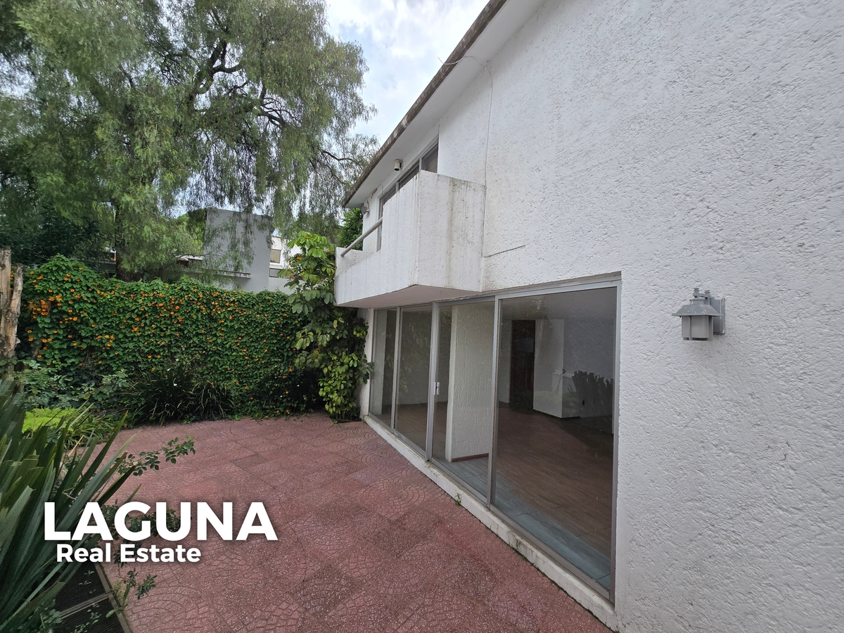 16 of 18: Vista Fachada Trasera.