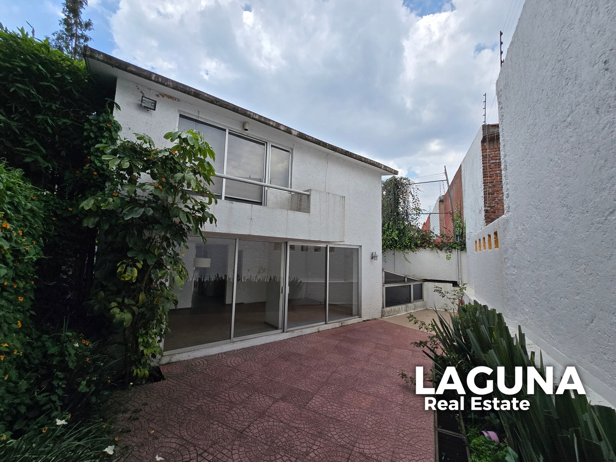 17 of 18: Vista Panoramica Fachada Trasera.