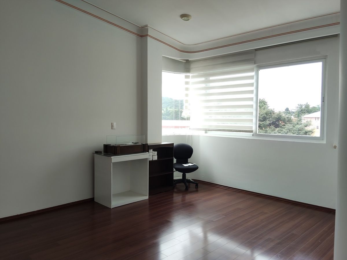 28 de 43: Recamara-estudio