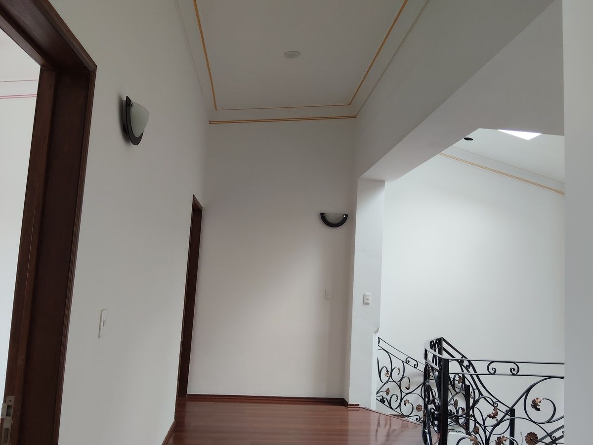 27 de 43: Pasillo habitaciones