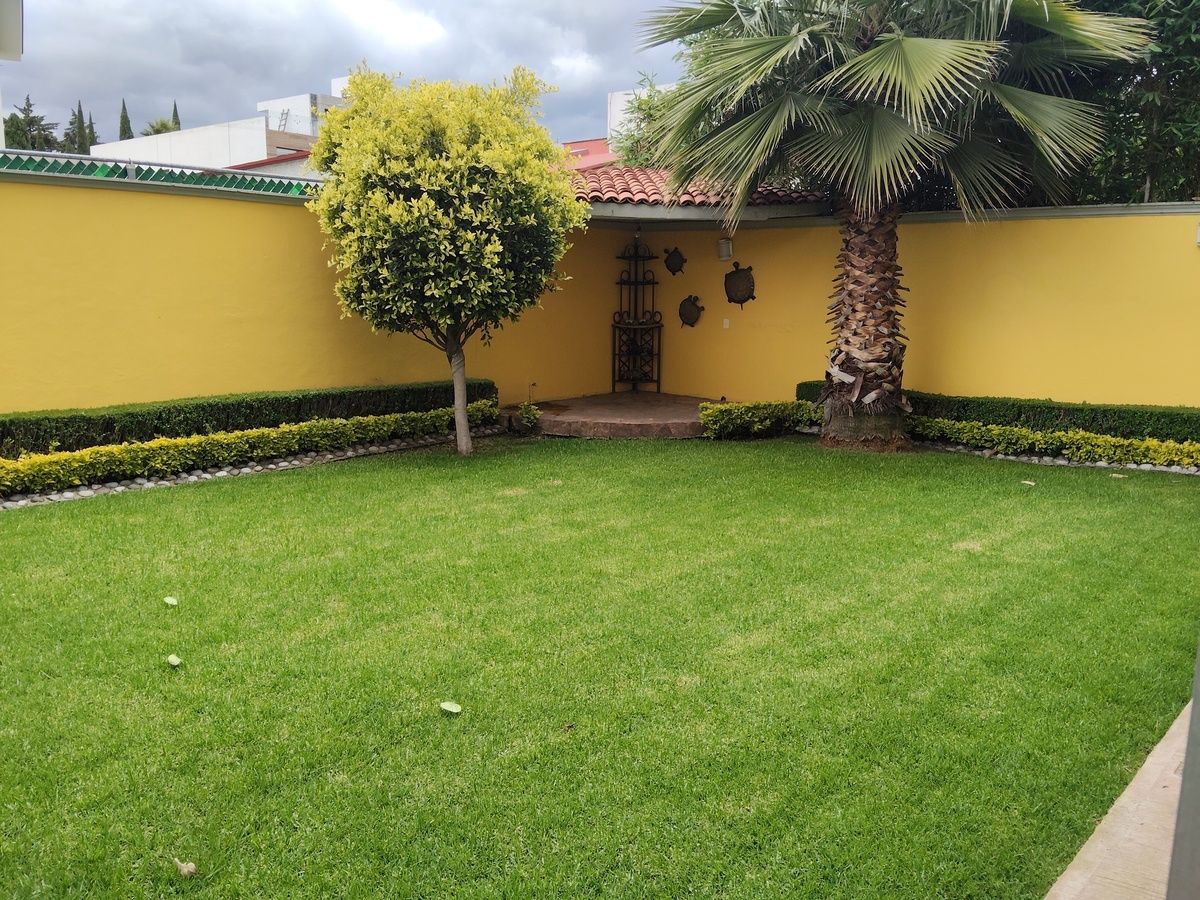 42 de 43: Jardín