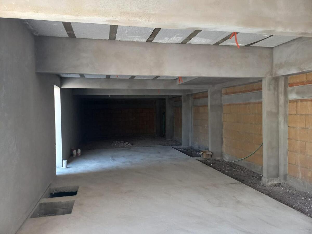 10 of 28: Oficinas PB