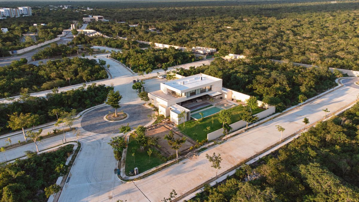 11 de 24: VISTA ÁEREA DE CASA CLUB