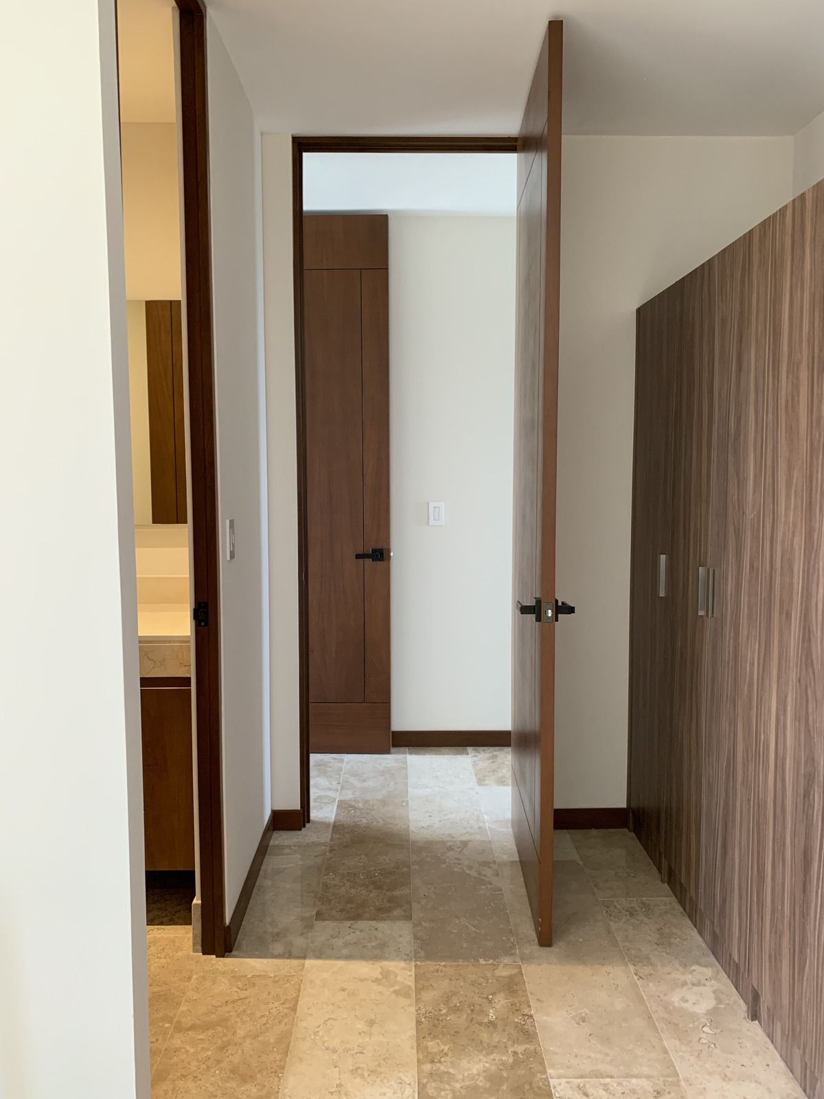 4 de 31: Pasillo y closet