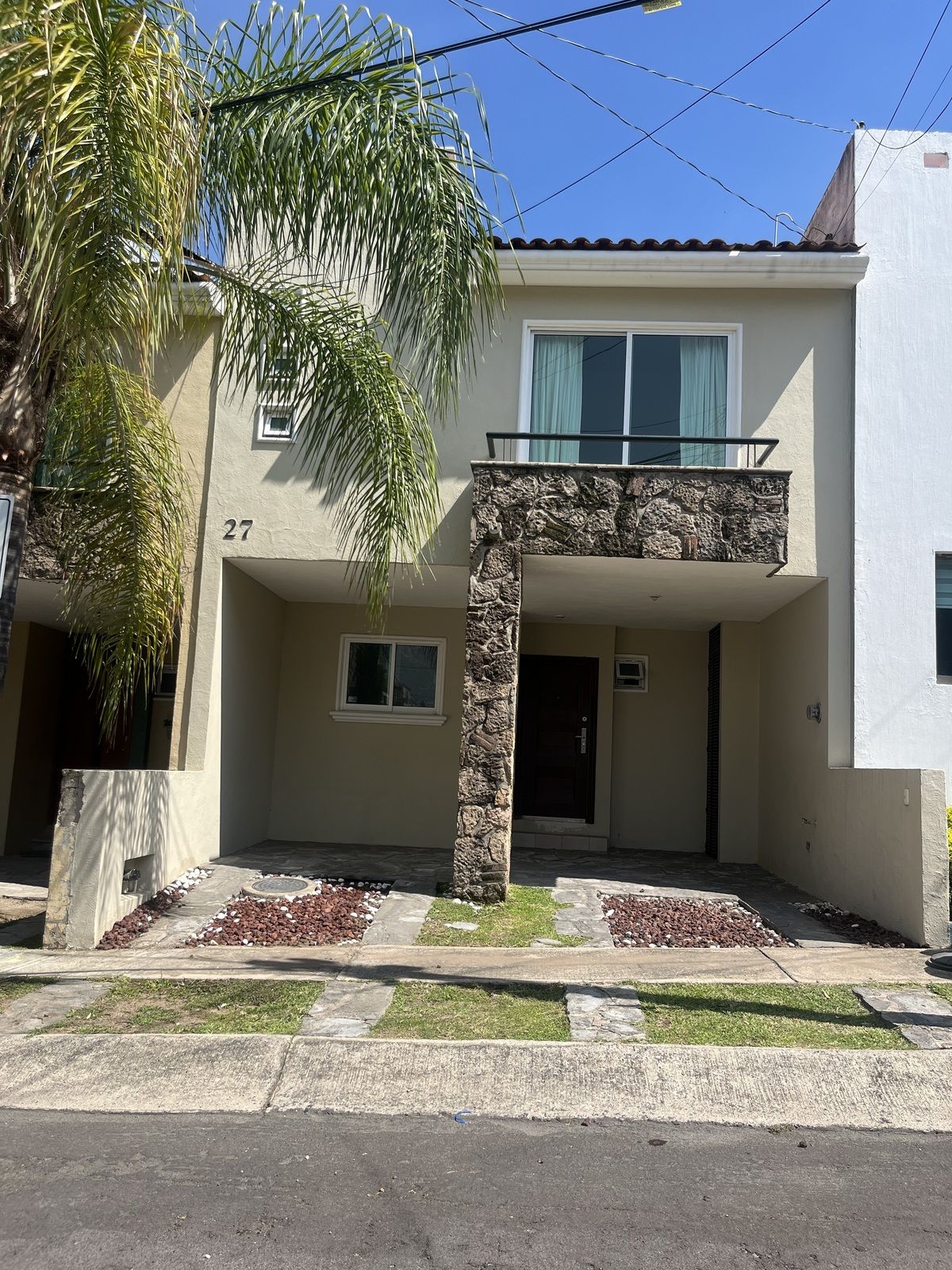 Renta casa en coto Los Sabinos Mirador de San Isidro Zapopan Jalisco.