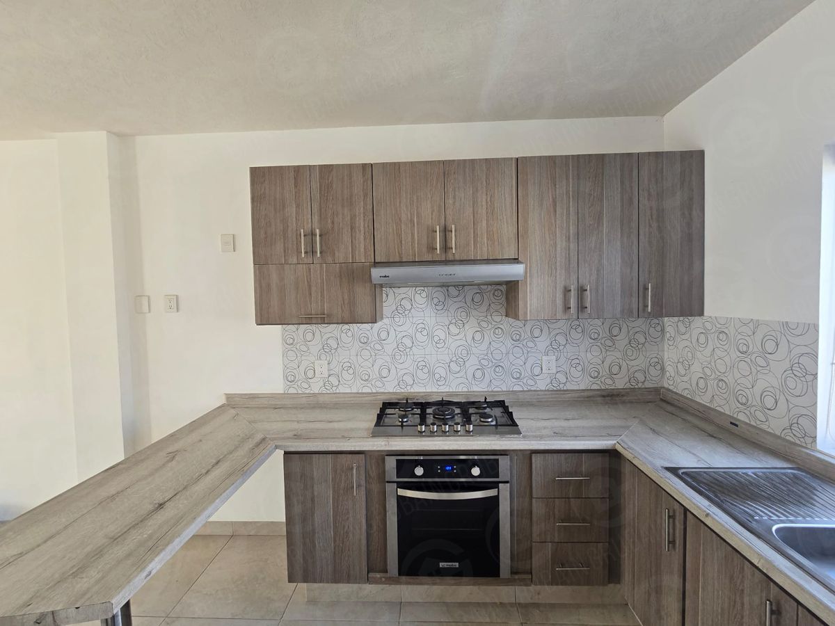 4 of 19: COCINA