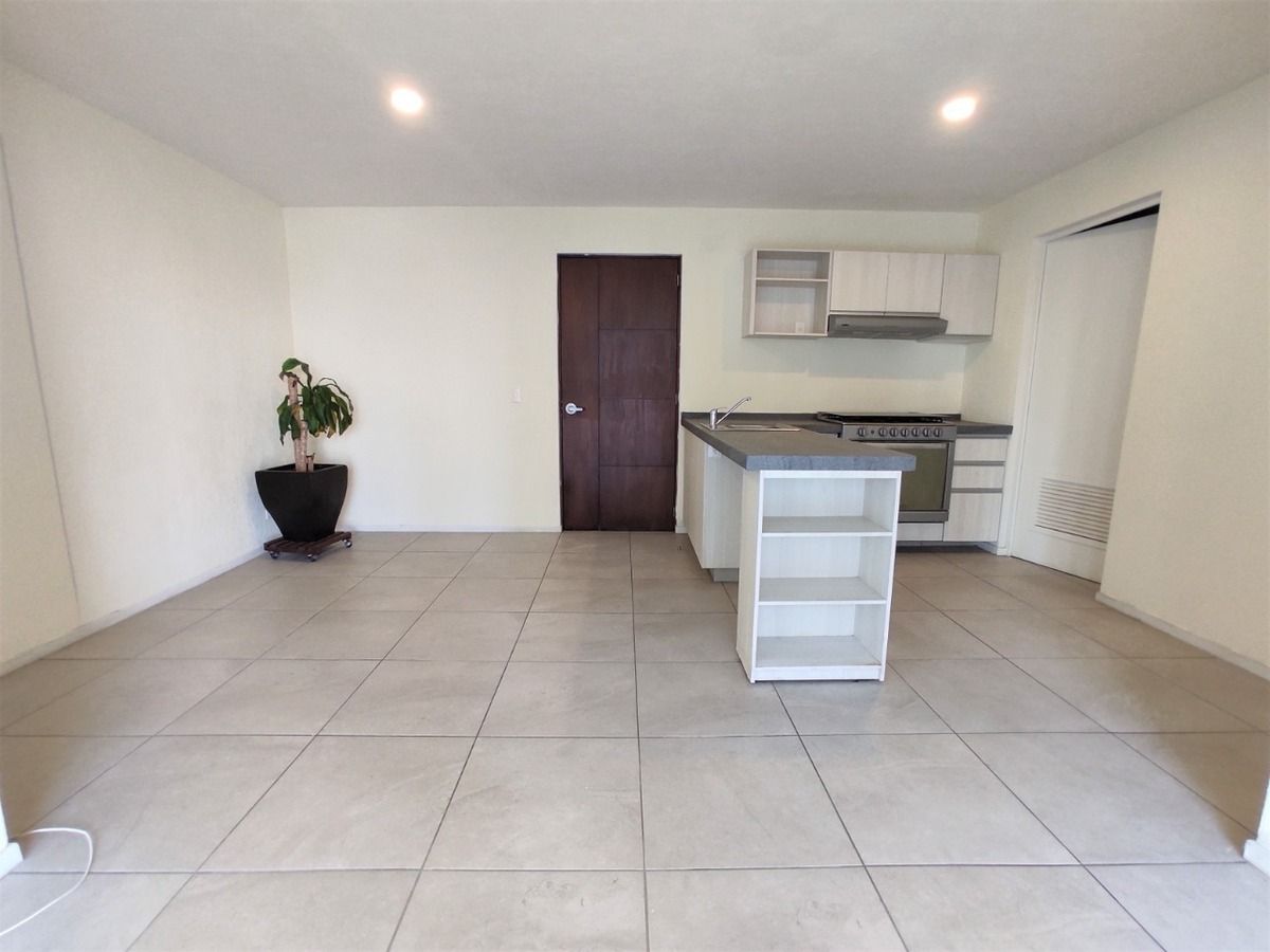 4 of 24: Cocina -comedor