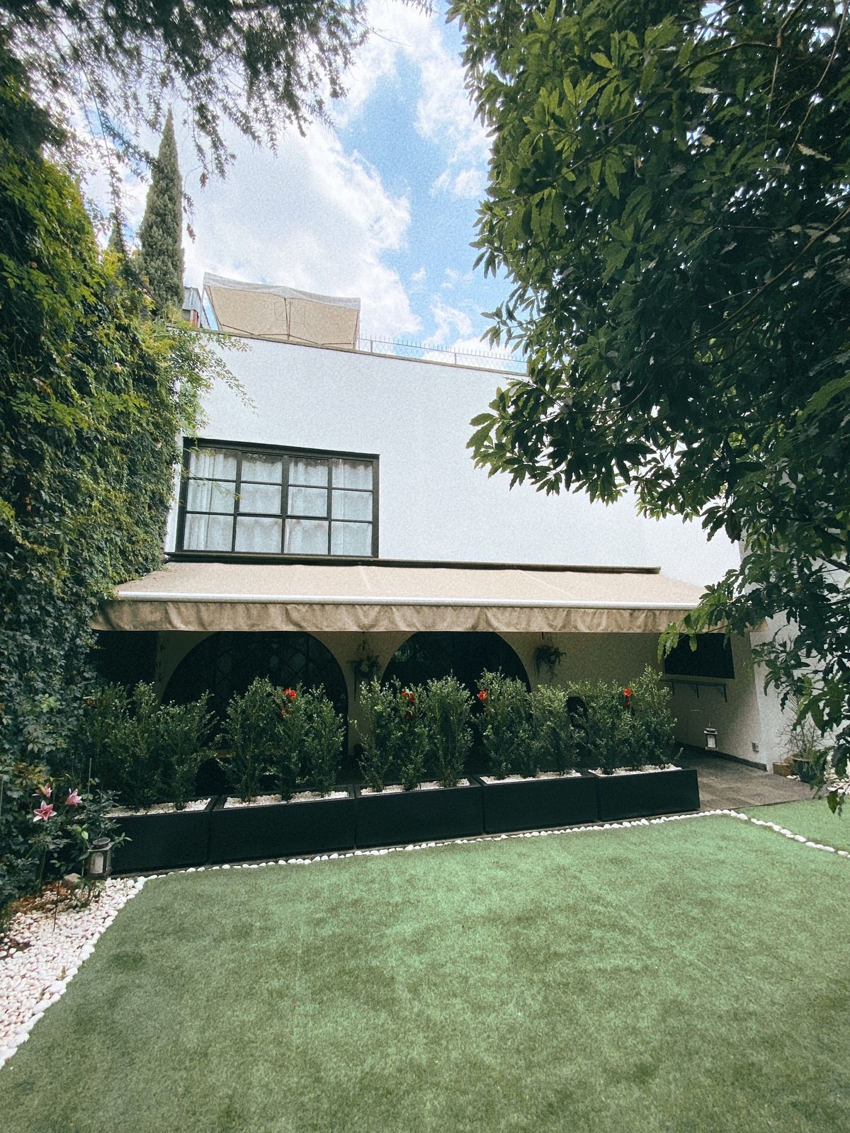 1 de 43: Frente Casa