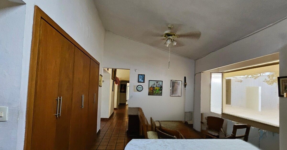 2 de 16: Area de cocina y alacena
