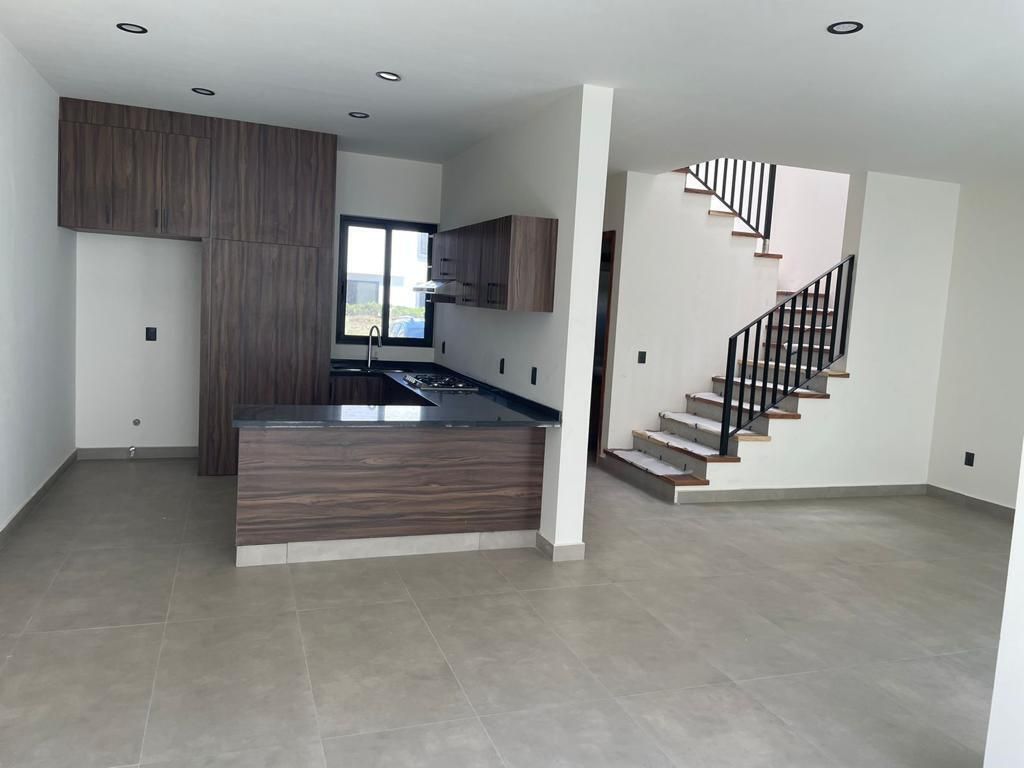 3 of 13: Cocina y Sala Comedor