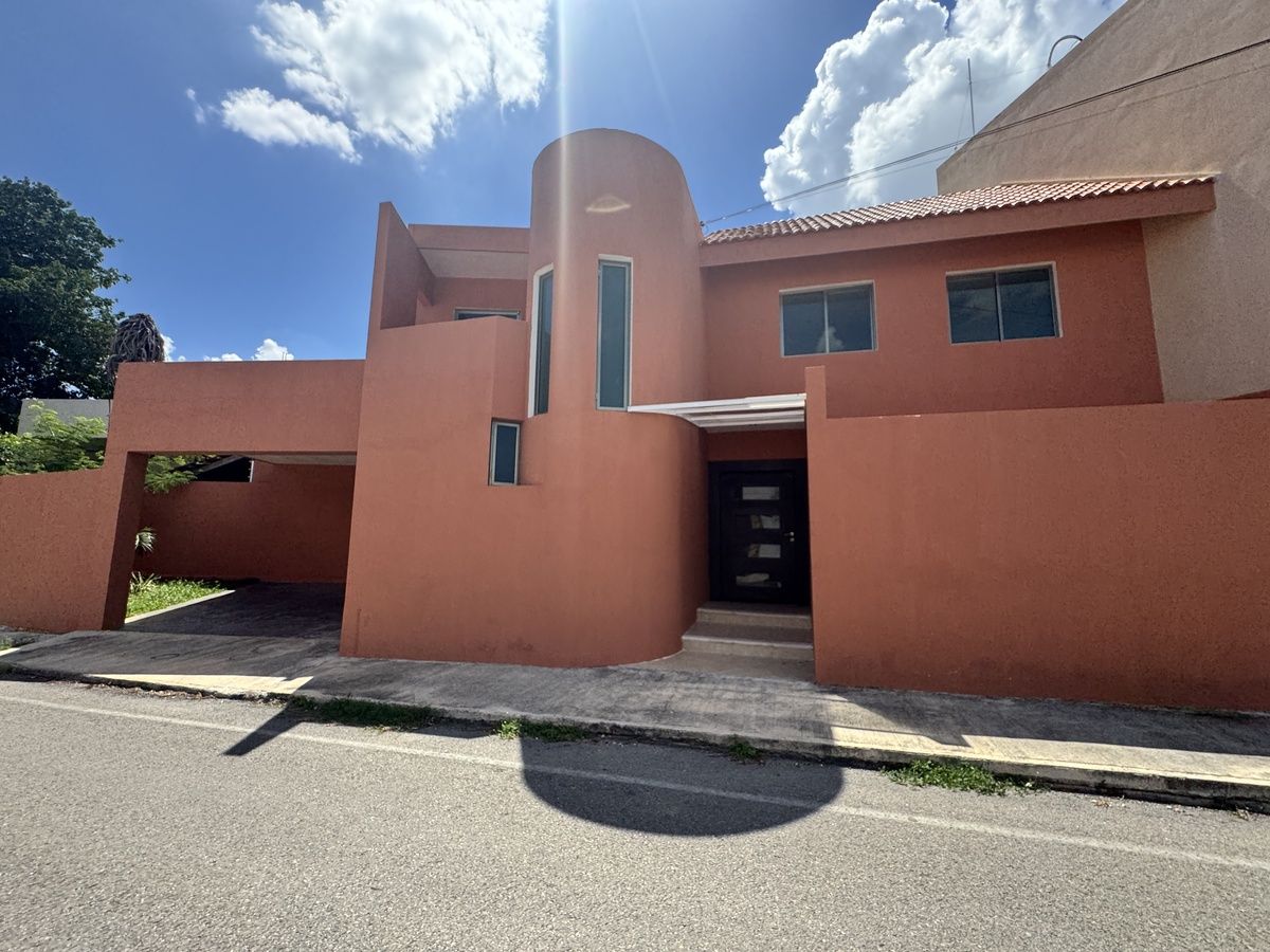 1 of 22: Fachada