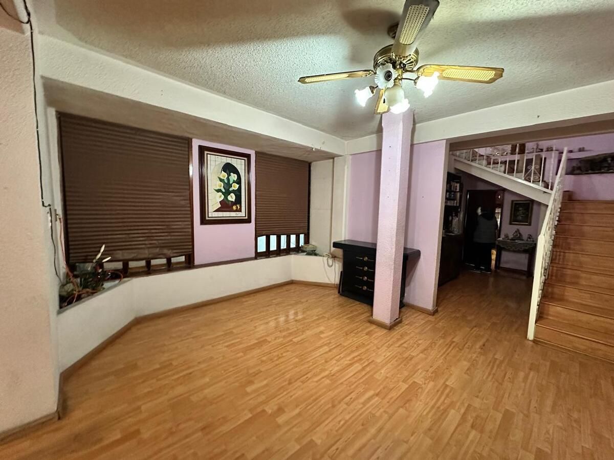 4 of 16: Comedor Casa
