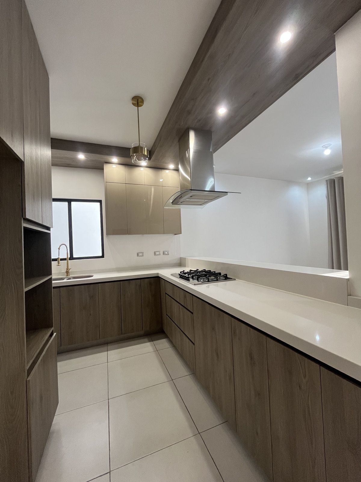 4 de 24: Cocina Equipada