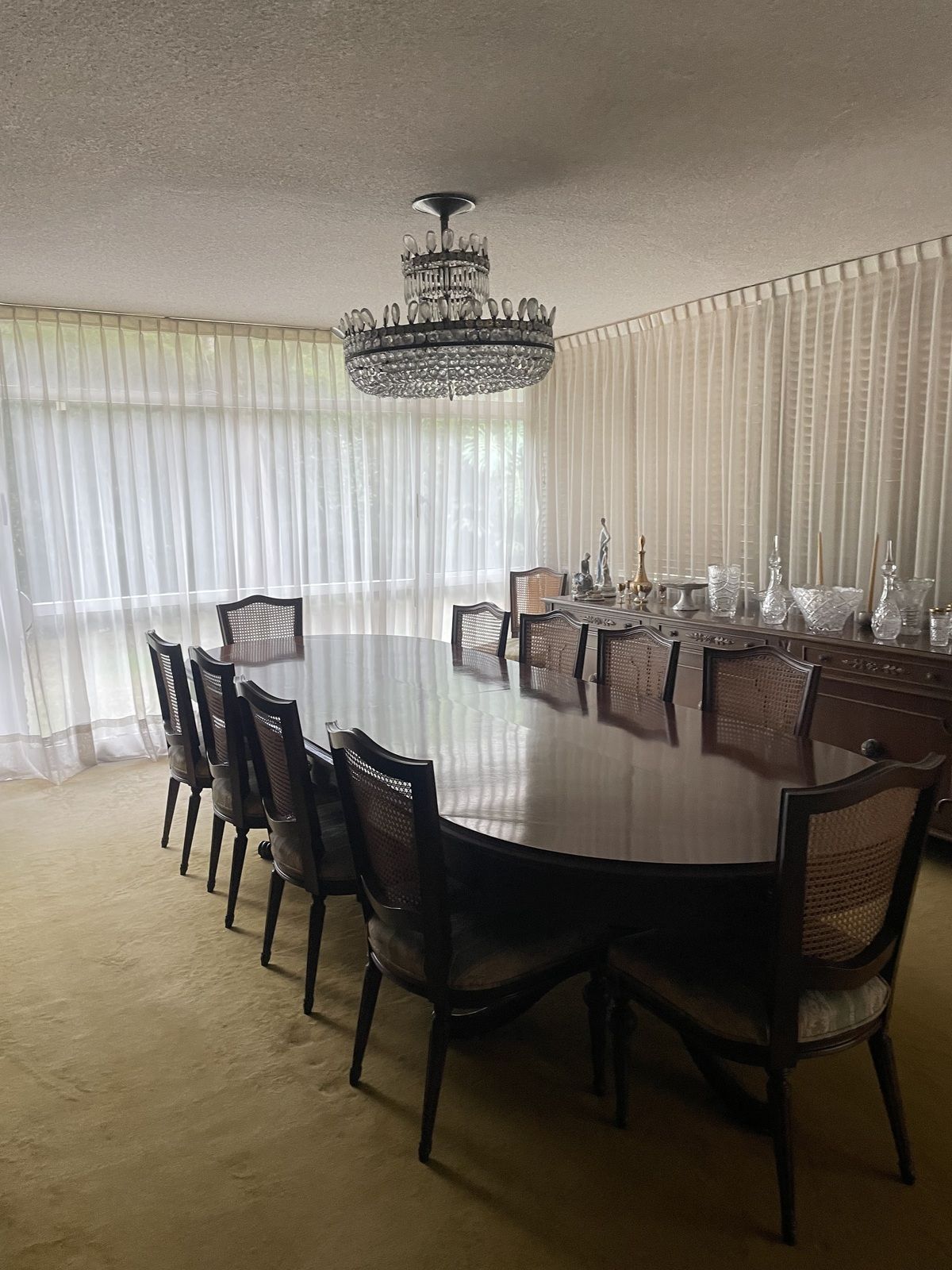 5 of 13: Comedor
