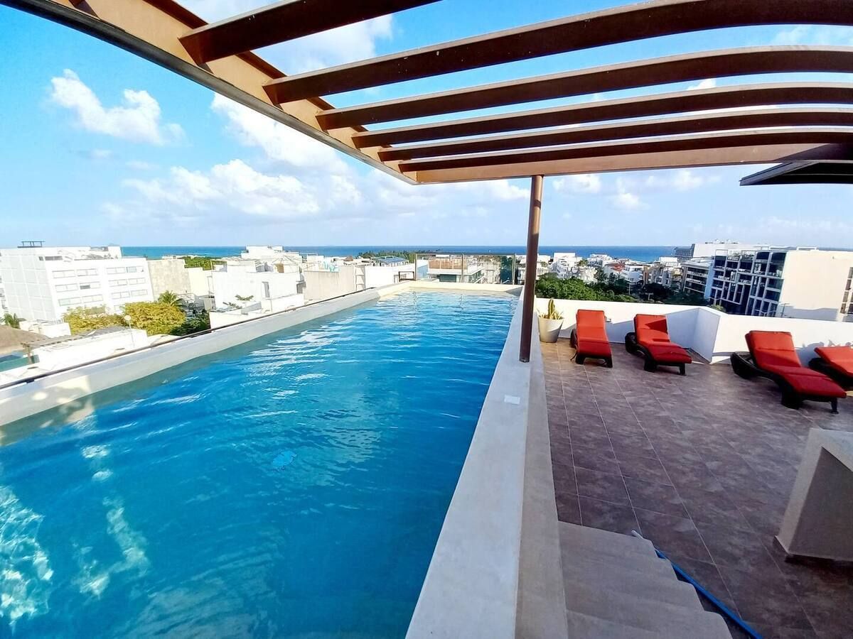 1 of 11: una terraza con alberca en 5ta lia playa del carmen