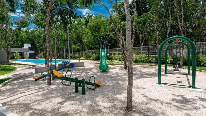 3 de 17: un area de juegos para niños en residencial almazara playa d