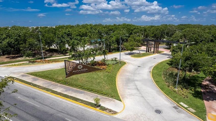 1 de 17: una entrada en residencial almazara playa del carmen