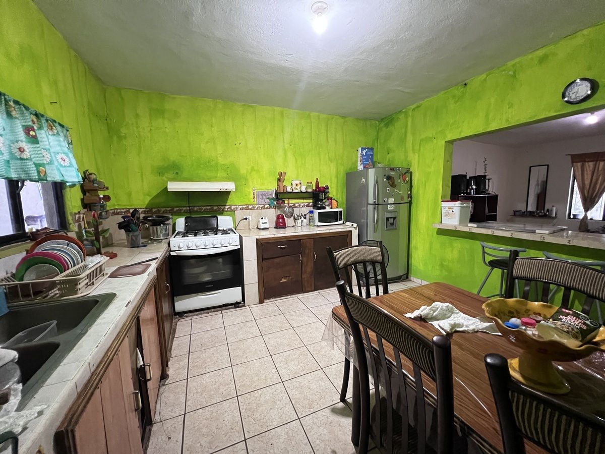 4 of 9: Cocina