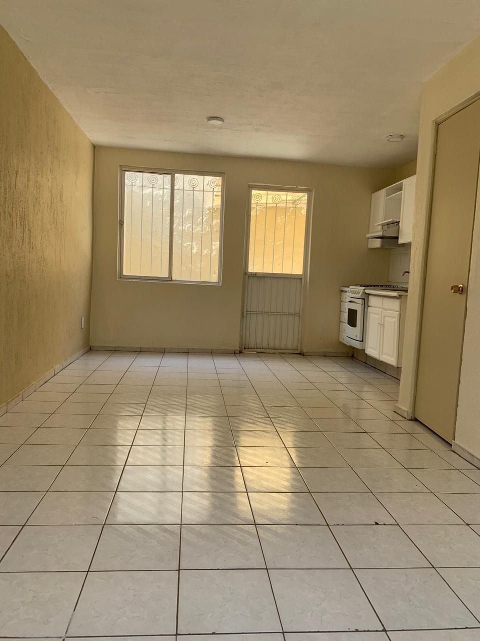 4 de 32: SALA Y COMEDOR