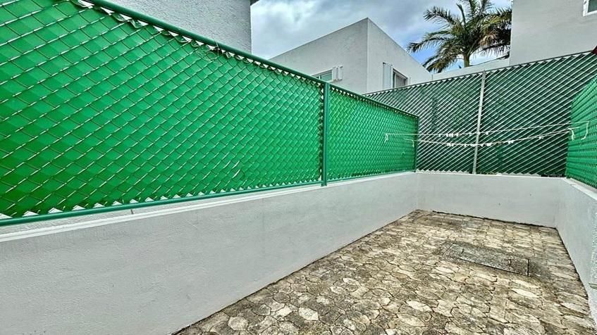 4 of 8: un patio en anemonas playacar